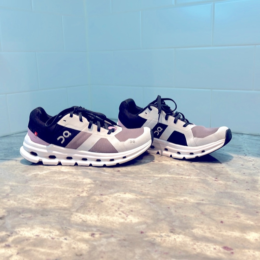 On Cloudrunner -Size 7 Women’s